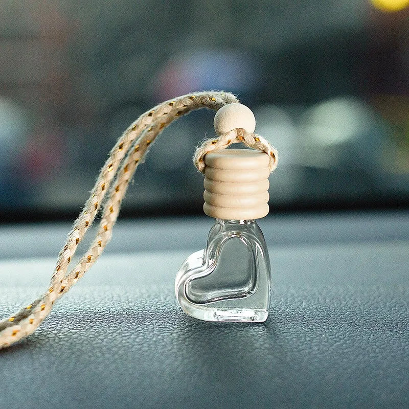 6ml Heart Shape Portable Glass Mini Perfume Bottle Aromatherapy Car Hanging Perfume Diffuser With Wooden Diffuser Cap