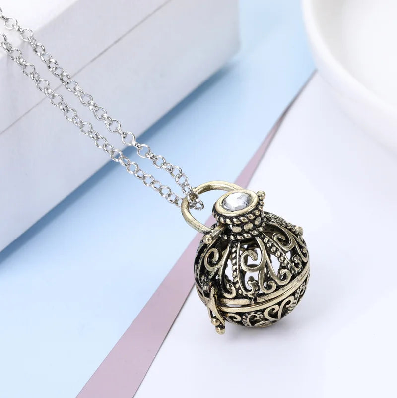 Aromatherapy Perfume Essential Oil Necklace Brass Smell Good Aroma Oil Diffuser Pendant Necklaces Gift Fashion Jewelry for Women