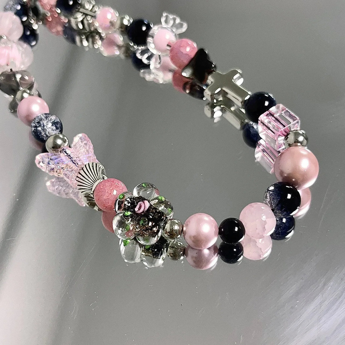 Crystal bead strawberry ins bracelet cartoon phone lanyard bracelet anti-loss rope fashion charms chain for iphone airpods