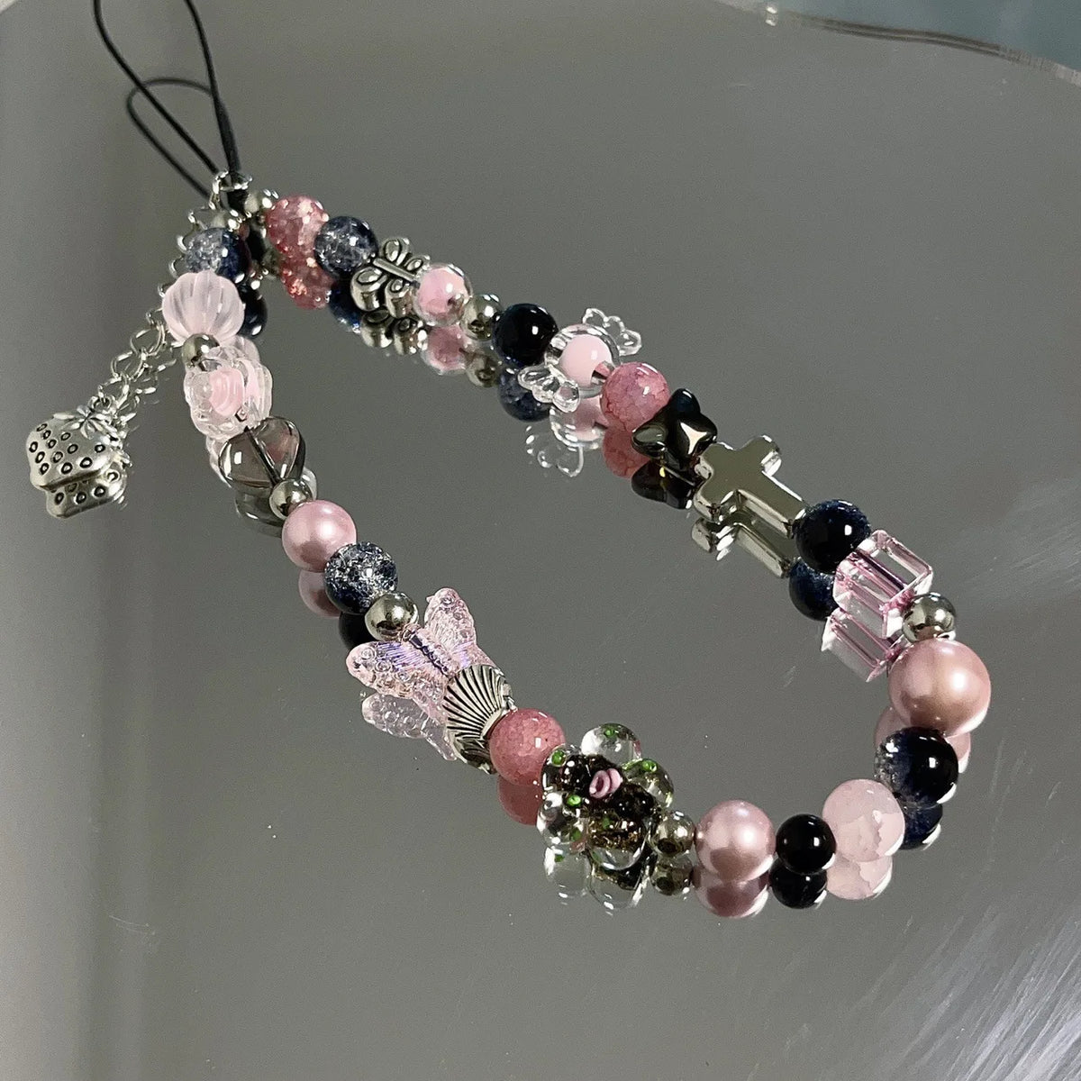 Crystal bead strawberry ins bracelet cartoon phone lanyard bracelet anti-loss rope fashion charms chain for iphone airpods