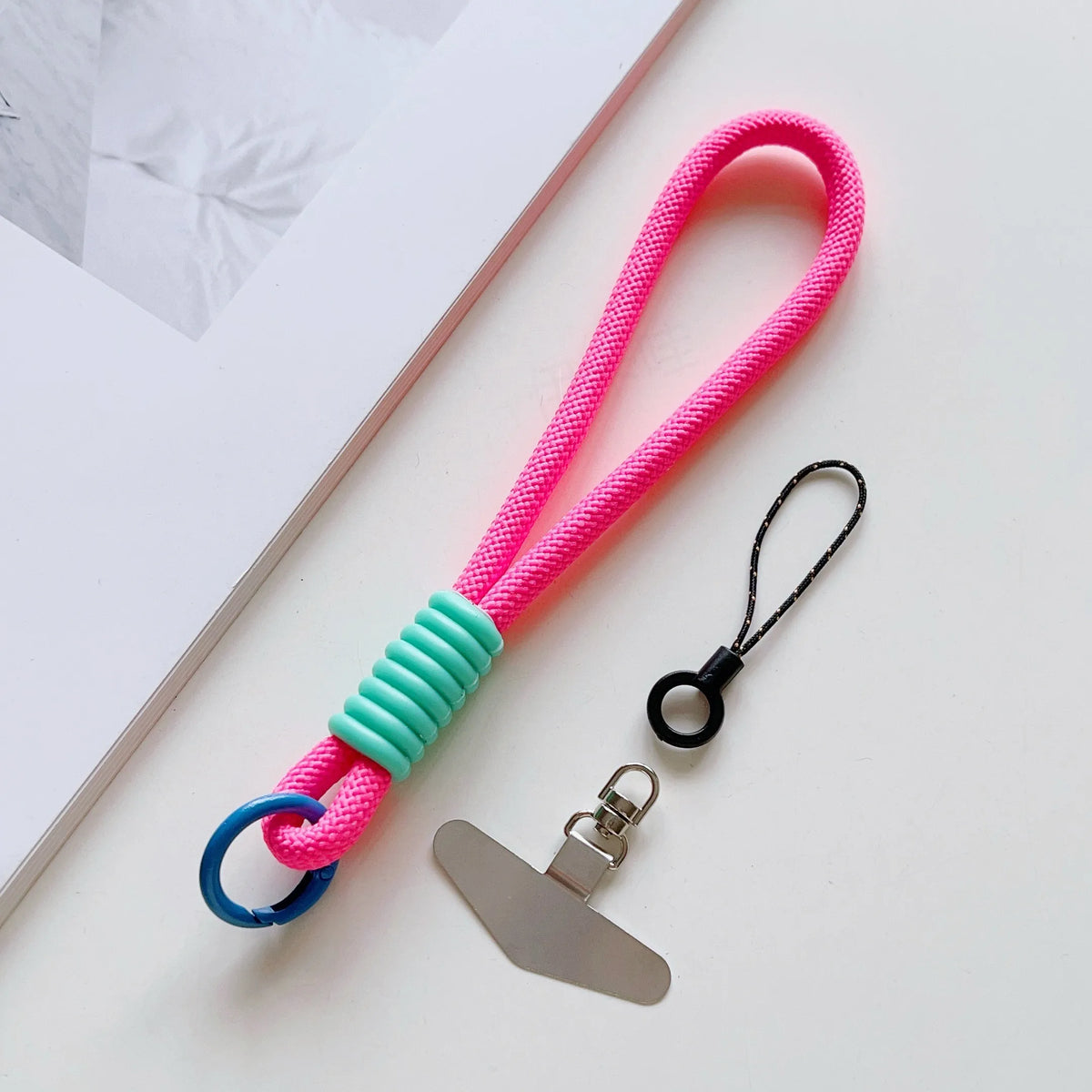 360° Rotating Mobile Phone Lanyard, Wrist Short Lanyard, Dopamine Universal Bracelet, Metal Anti-loss Lanyard，Phone charm