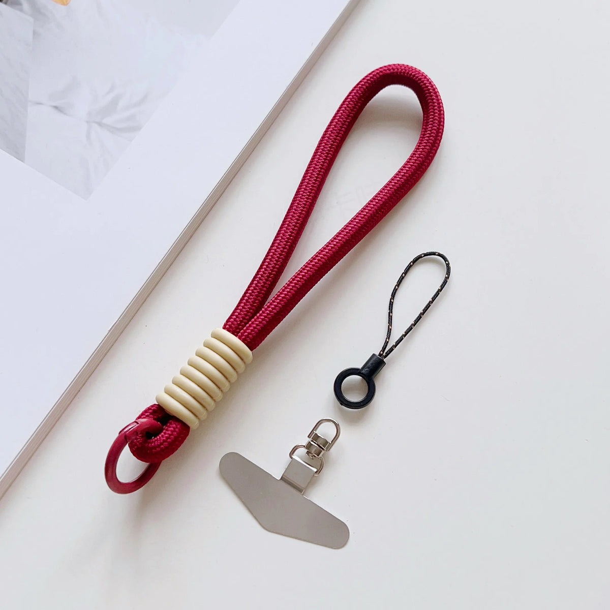 Simple Silicone Mobile Phone Lanyard, Wrist Short Rope, Hardware Rotating Hanging Piece, Multi-Functional Universal Wristband