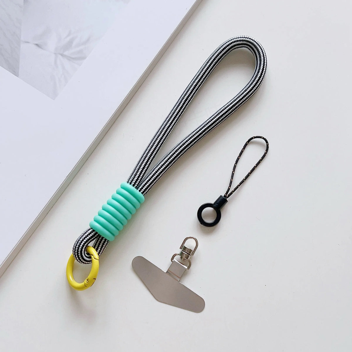 Simple Silicone Mobile Phone Lanyard, Wrist Short Rope, Hardware Rotating Hanging Piece, Multi-Functional Universal Wristband