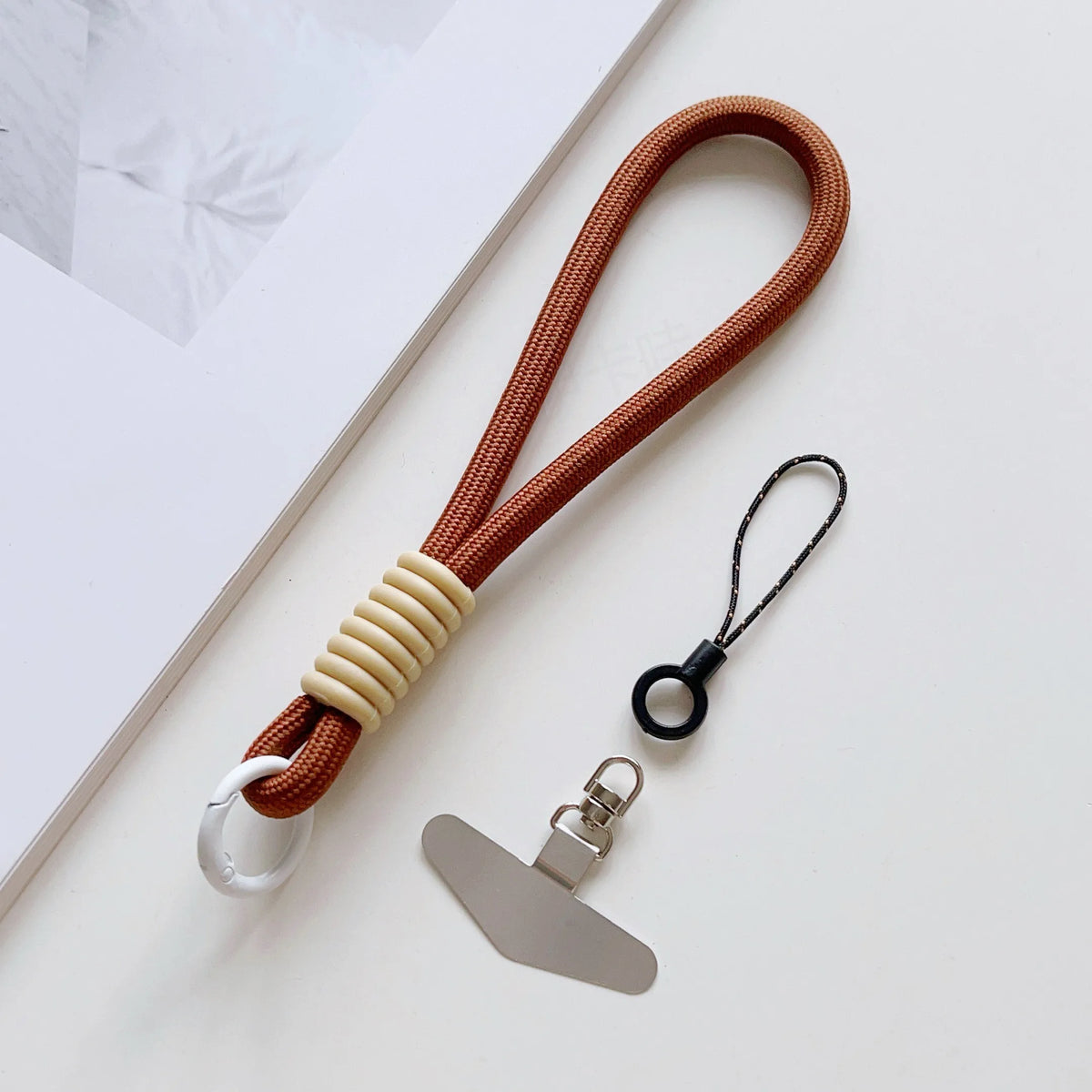 Simple Silicone Mobile Phone Lanyard, Wrist Short Rope, Hardware Rotating Hanging Piece, Multi-Functional Universal Wristband