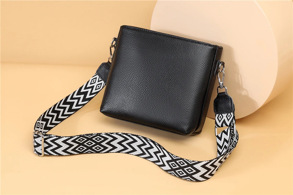 100% Genuine Leather Crossbody Bag Women Fashion Wide Strap Shoulder Bag Ladies Cowhide Messenger Bag Small Handbag and Purse